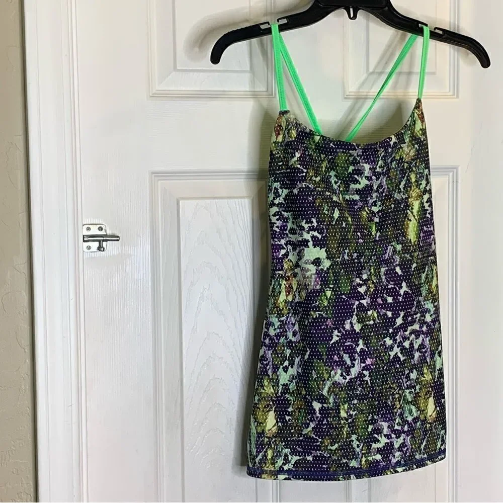 lululemon athletica size bust
